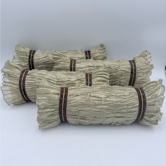 Set Of 4 Waterford 100% Polyester Duck Feather Filled Throw Pillows Sage Shimmer